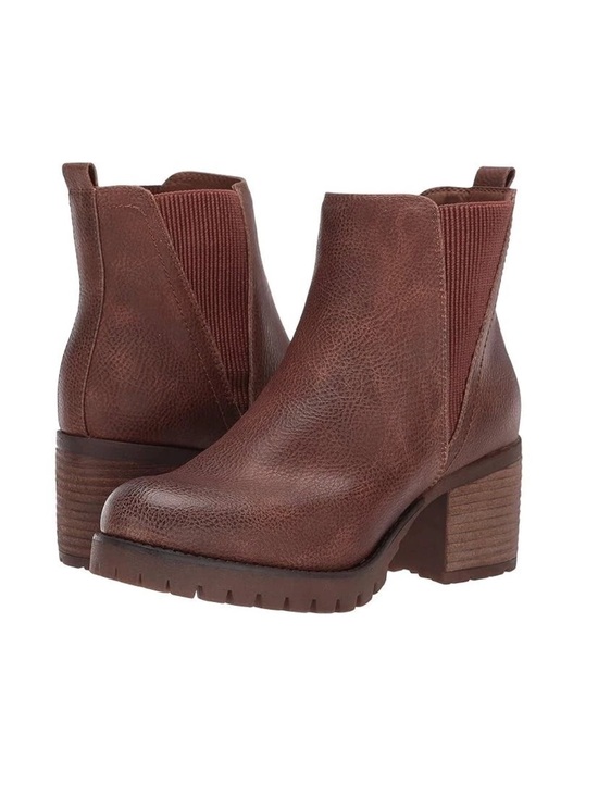 MIA Shoes - MIA Jody Faux Leather Lug Sole
Chelsea Boots - size 11